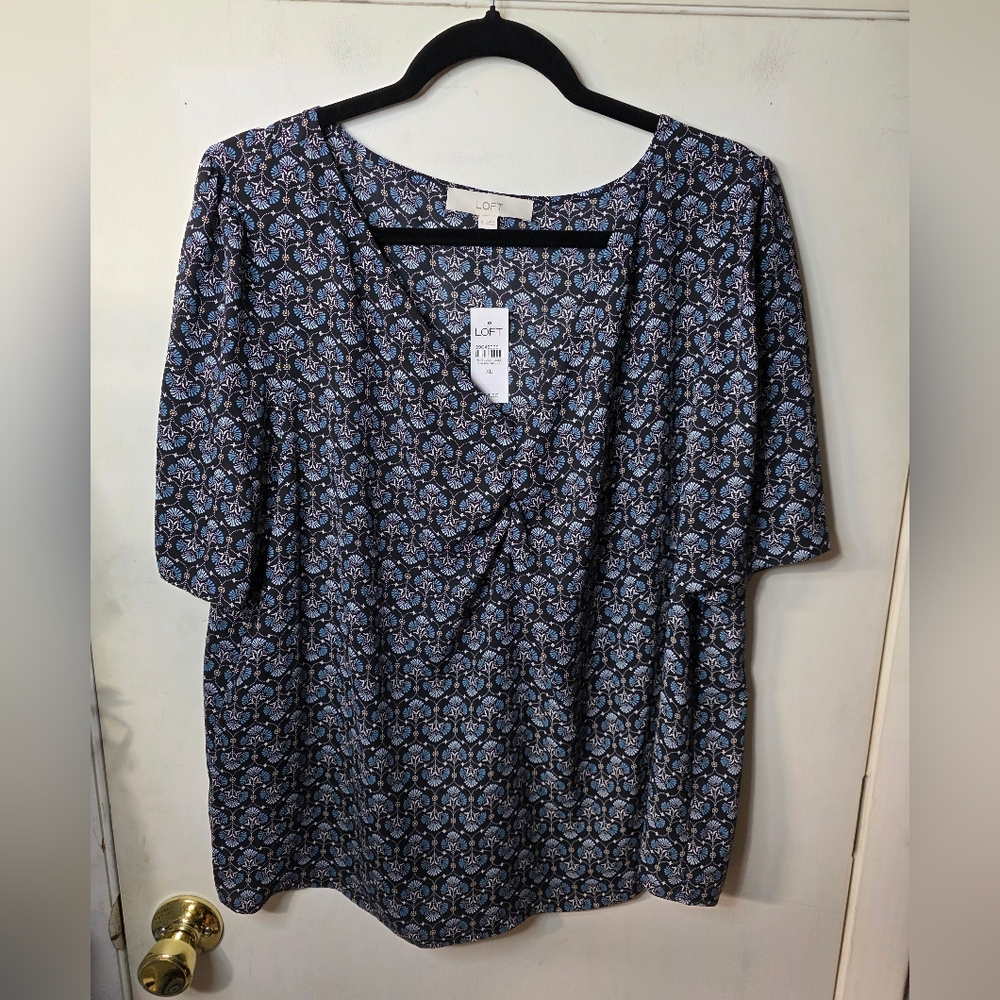 NWT Loft V-Neck Short Sleeve Top Women's Size XL